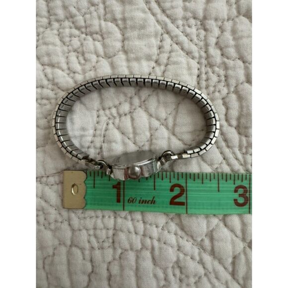 Vintage Winton 1950 mechanical dainty silver-tone watch. Working. main image 6